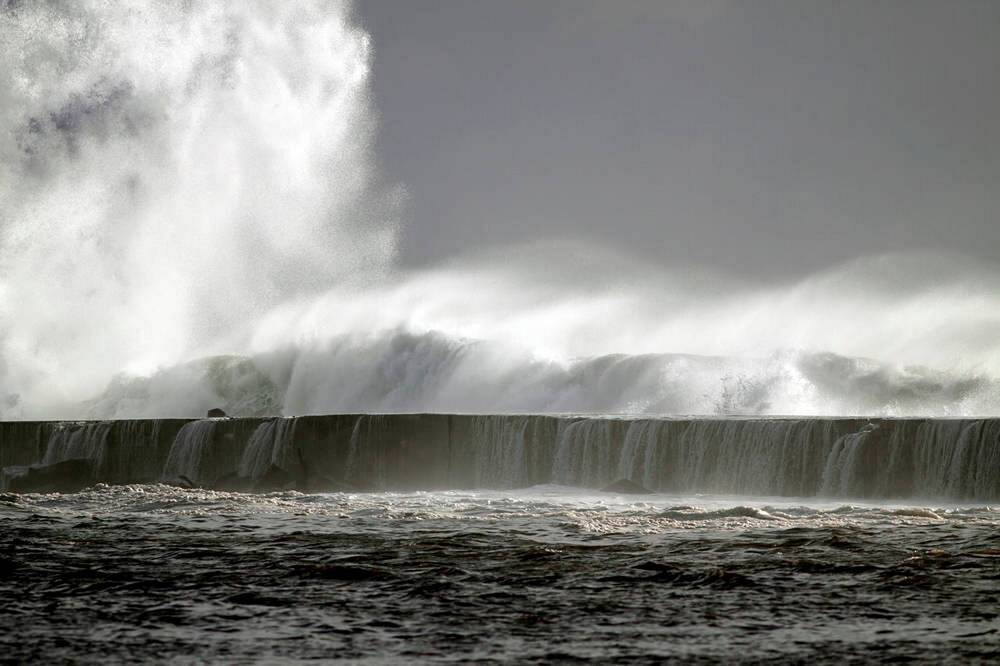 Massive Wave Sweeps Away Tourists! Spanish Vacation Island Turns Nightmarish